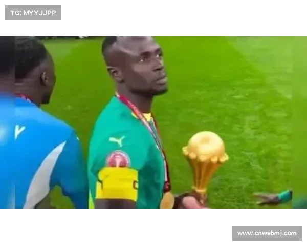 马内赛后跪地落泪,职业生涯首夺非洲杯 马内赛后跪地落泪,职业生涯首夺非洲杯